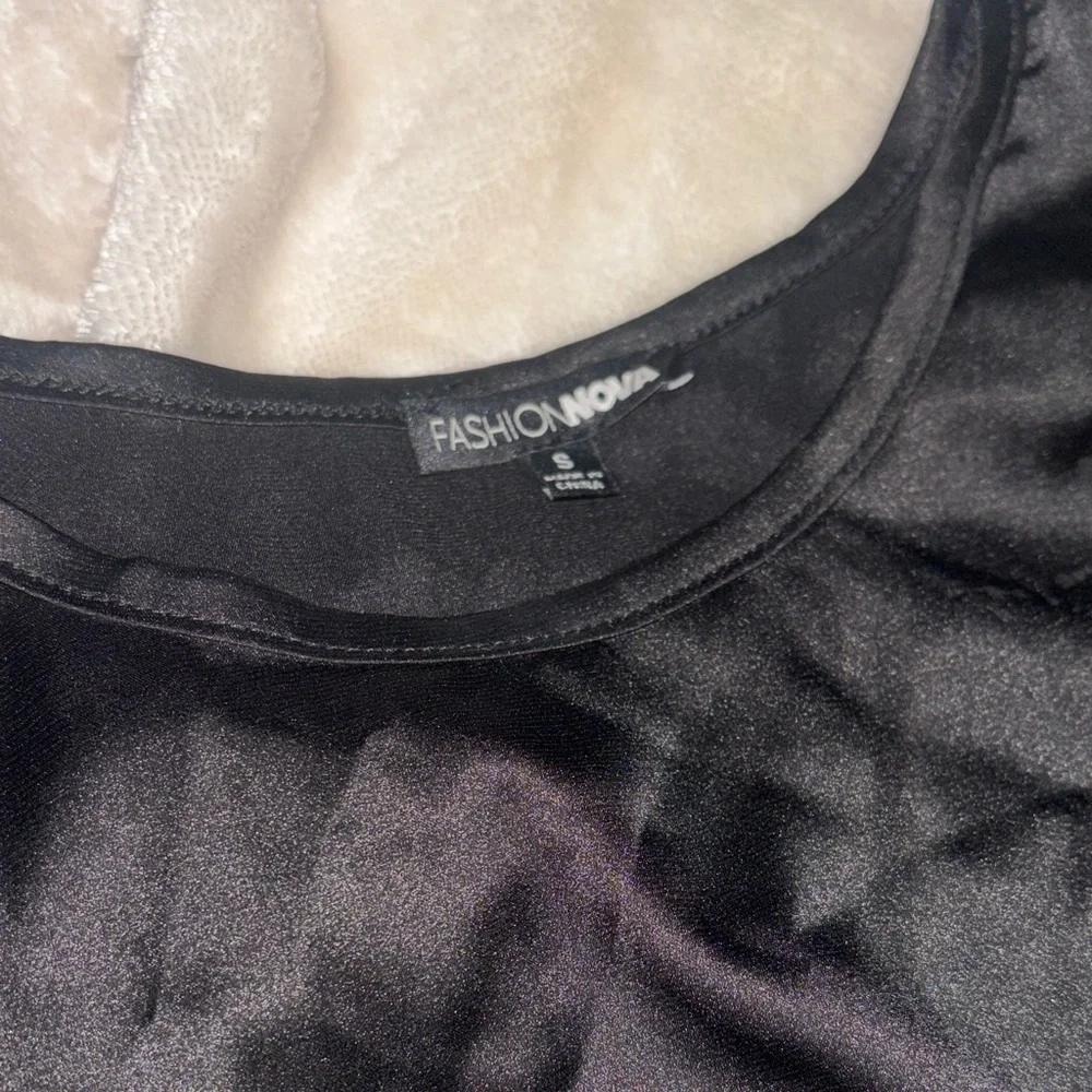 Fashion nova satin dress - Picture 2 of 5